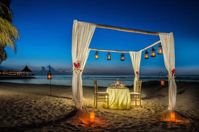 Private Beach Dining