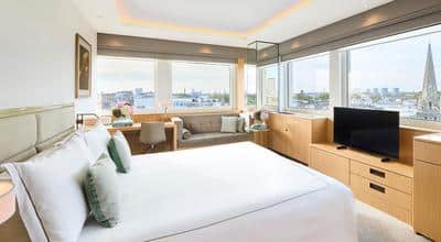 Deluxe Corner Room