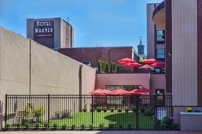 Hotel Warner image