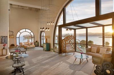 Sunset Lounge