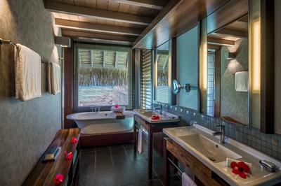 1 King Overwater Pool Villa Beach View