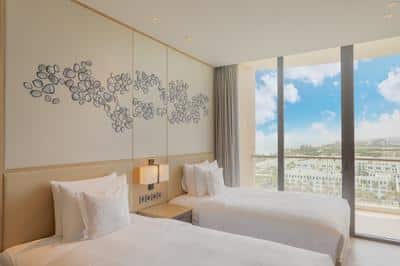 1King 2Single Bed Residence Long Beach View