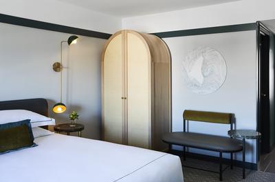 Guest room