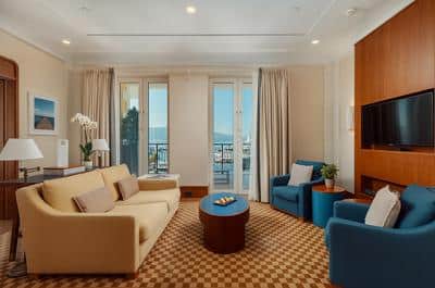 1 King Studio Suite Sea View Balcony