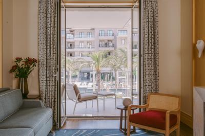 1 King Studio Suite Pool View Balcony