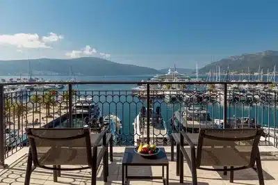 1 King Studio Suite Sea View Balcony