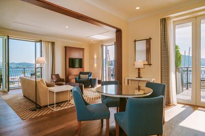2 Bedroom Suite Sea View