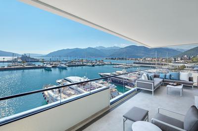 Pool Club Two-Bedroom Suite Sea View