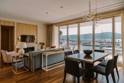 Pool Club Two-Bedroom Suite Sea View