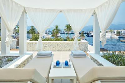 Pool Club Cabana