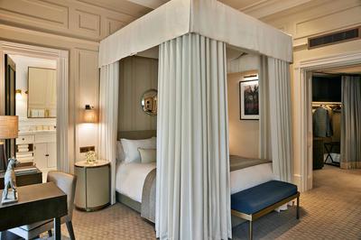 Corner Suite