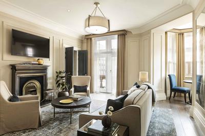 Corner Suite