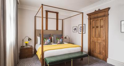 Four Poster bed