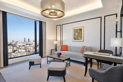 Metropolitan Suite, 1 King, City View, Balcony