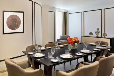 Governors Suite, 1 King, Skyline View