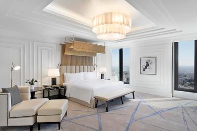 Royal Suite, 1 King, Skyline View, High Floor, Balcony