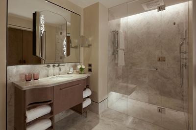 Grand Deluxe Room