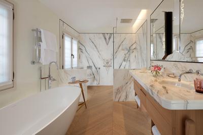 Penthouse Suite