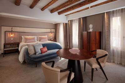 Grand Deluxe Room
