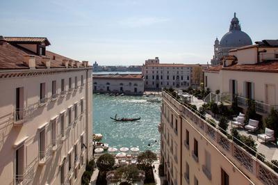 Luxury Grand Canal View Room