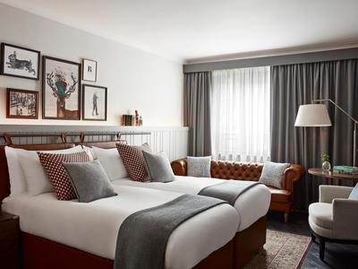 2 Twin Beds Premium