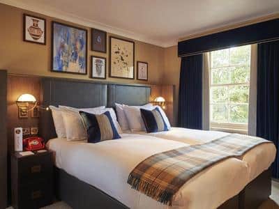 2 Twin Beds Essential