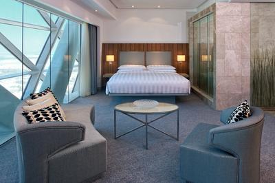 1 King Bed