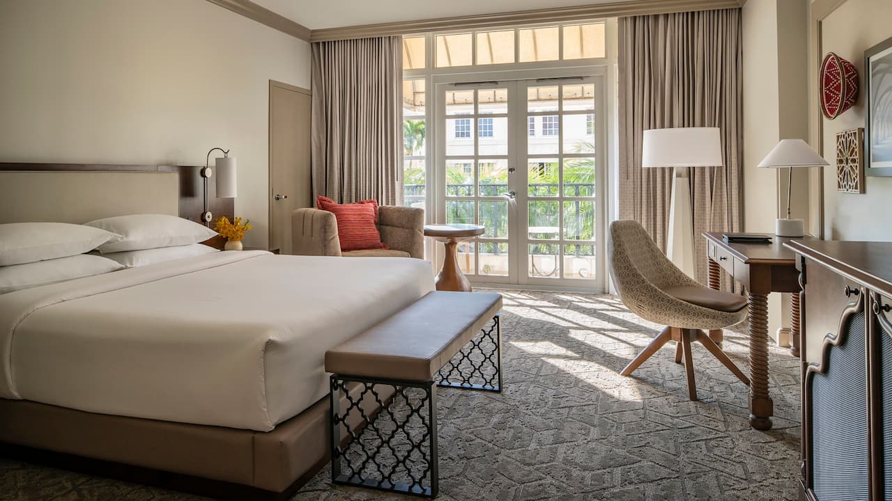 1 King Bed with Balcony