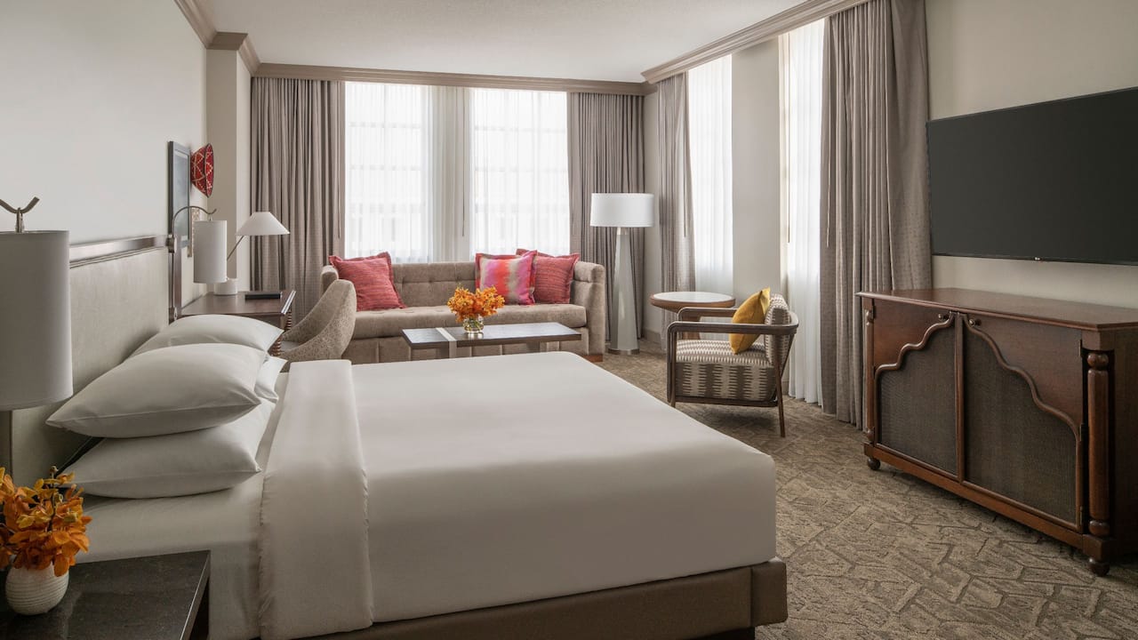 1 King Bed Deluxe
