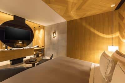 1 King Bed Sphere