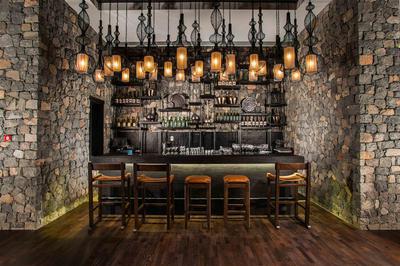 Rose Lounge