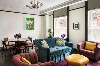 Deluxe Corner Suite