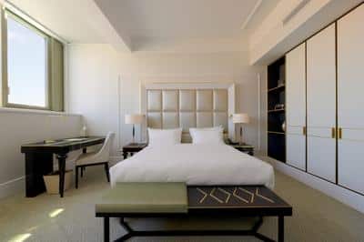1 King Bed Deluxe