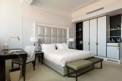1 King Bed Deluxe