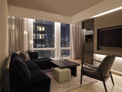Deluxe One Bedroom Suite
