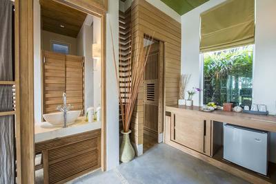 Beachfront Pool Suite