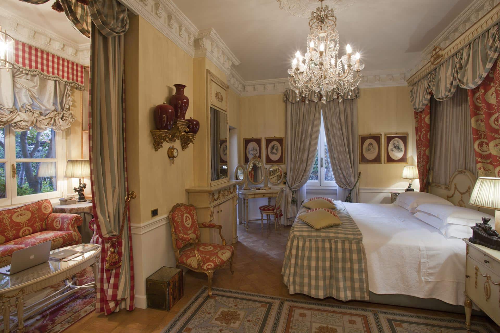 Hotel De La Ville