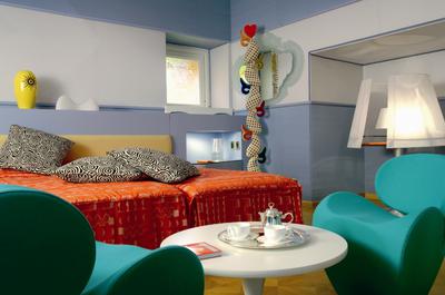 Guest room