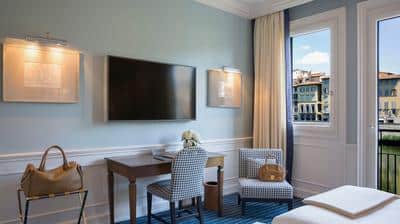 Studio Suite River View