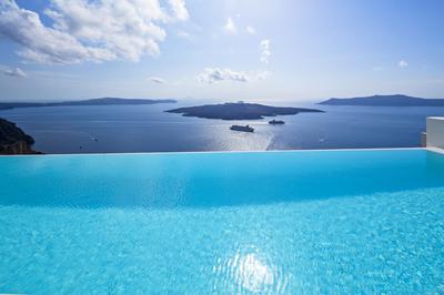 Cosmopolitan Suites image
