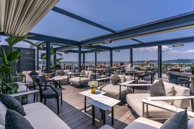 Adèle Mixology Lounge