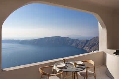 Superior Suite Private Veranda - Dining Area & Cal