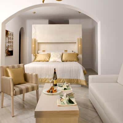Deluxe Suite Open Plan Bedroom