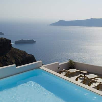 Swimming Pool & Sunbeds
