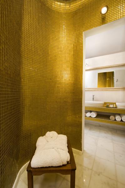 Grand Suite Bathroom