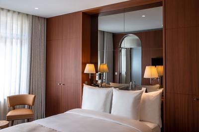 Superior City Room