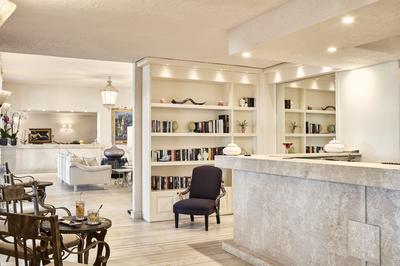 Lobby Bar