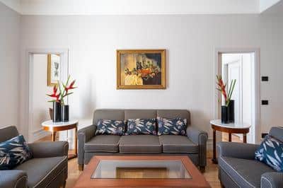 Executive Suite Sea View - Living  Room