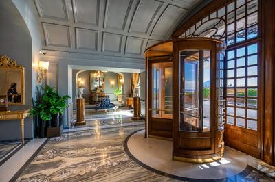 Parker's Lobby