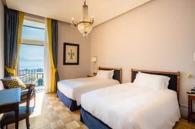 2 Queen Beds Deluxe Sea View - Room